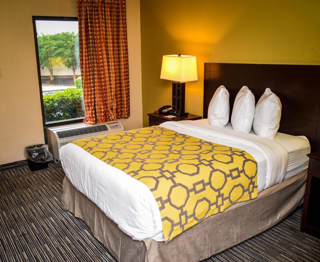 Baymont By Wyndham Columbus Ga Hotel Bagian luar foto