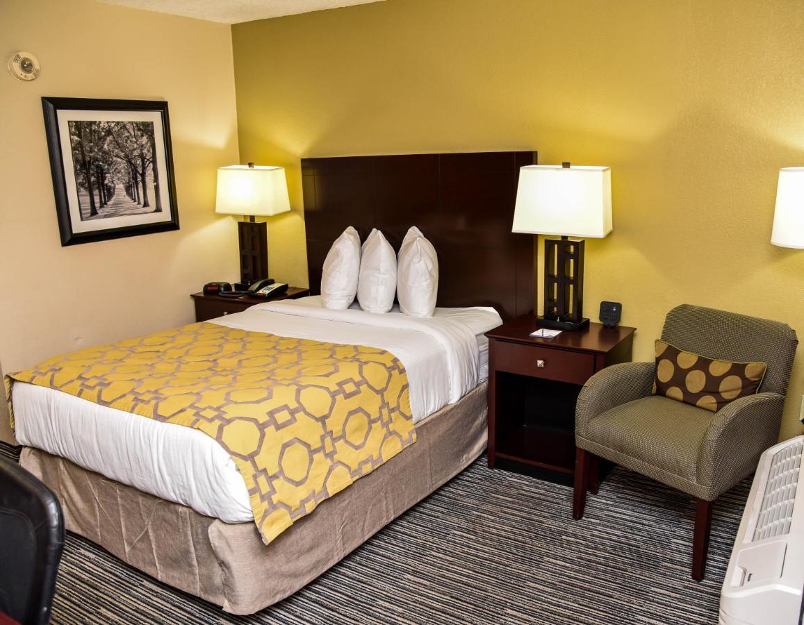 Baymont By Wyndham Columbus Ga Hotel Bagian luar foto