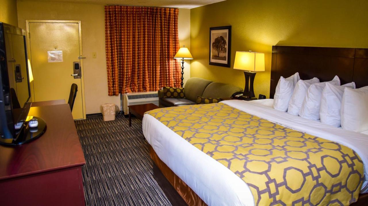 Baymont By Wyndham Columbus Ga Hotel Bagian luar foto