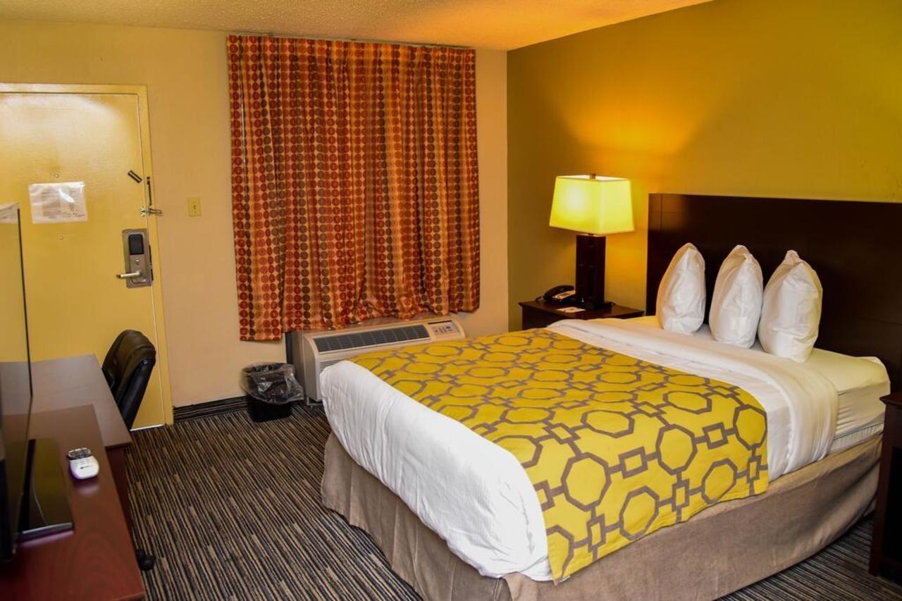 Baymont By Wyndham Columbus Ga Hotel Bagian luar foto