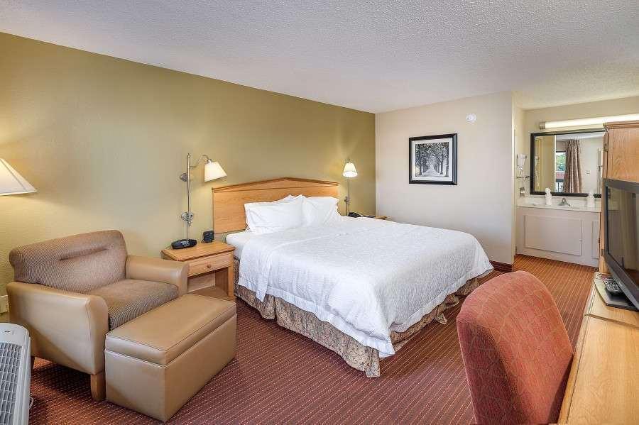 Baymont By Wyndham Columbus Ga Hotel Bagian luar foto