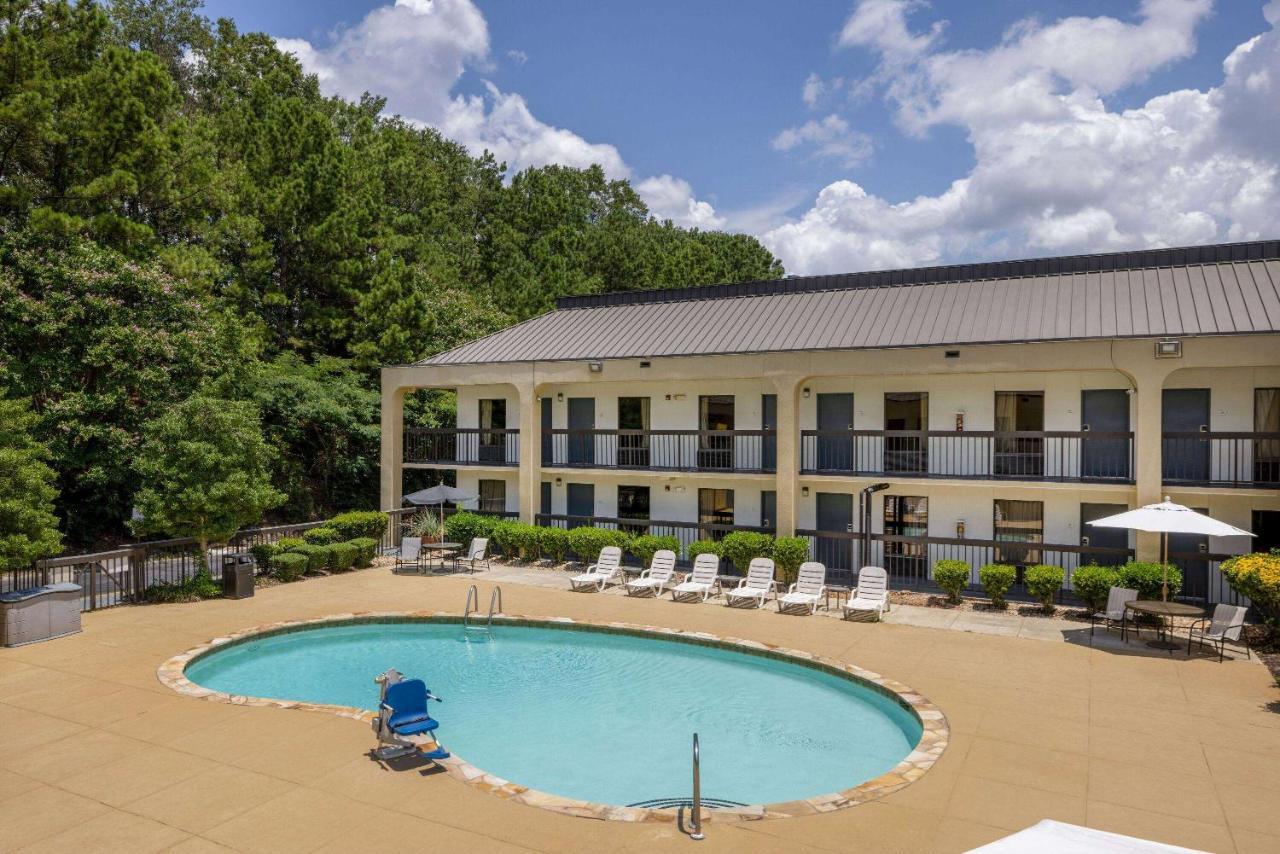 Baymont By Wyndham Columbus Ga Hotel Bagian luar foto