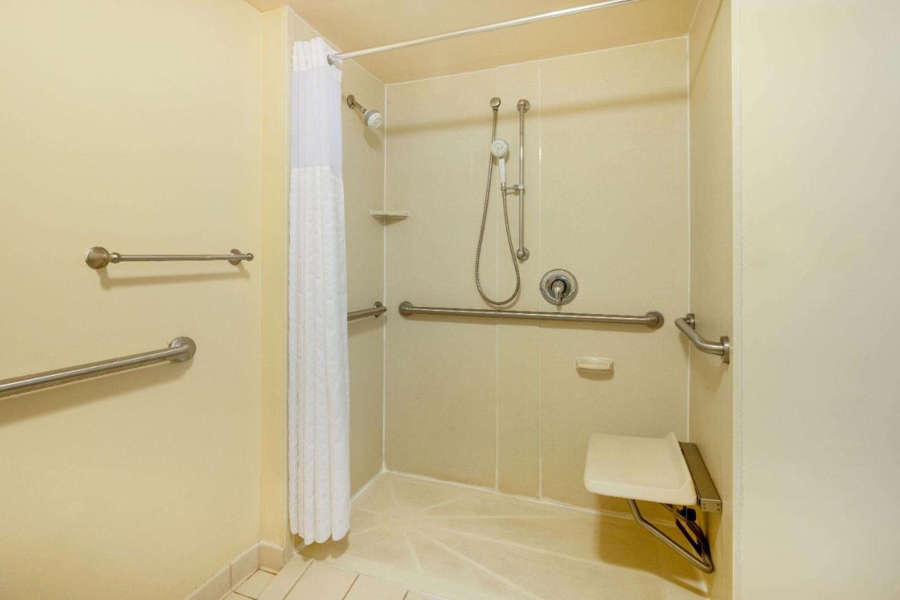 Baymont By Wyndham Columbus Ga Hotel Bagian luar foto