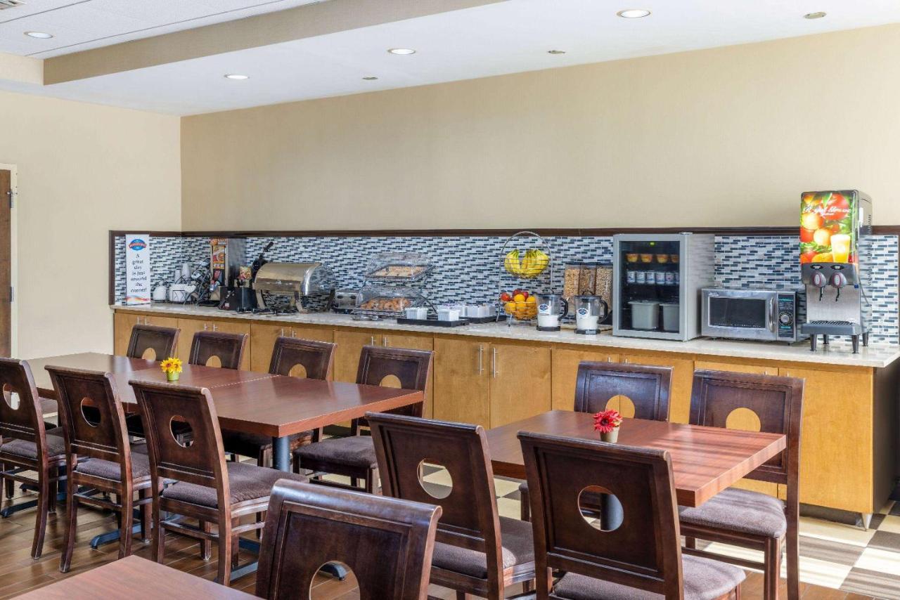 Baymont By Wyndham Columbus Ga Hotel Bagian luar foto