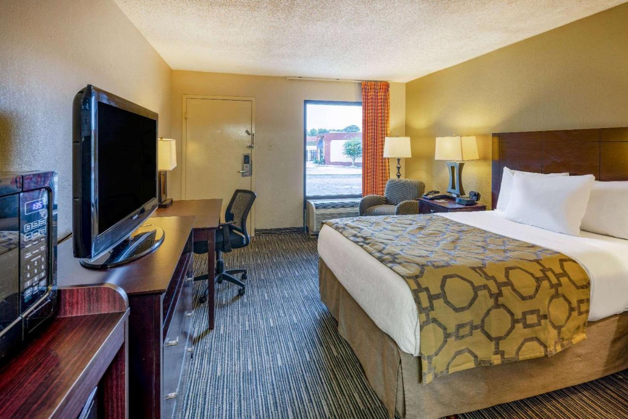 Baymont By Wyndham Columbus Ga Hotel Bagian luar foto