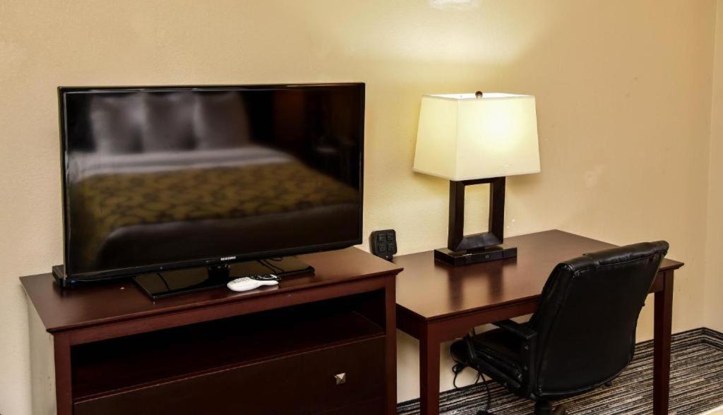 Baymont By Wyndham Columbus Ga Hotel Bagian luar foto